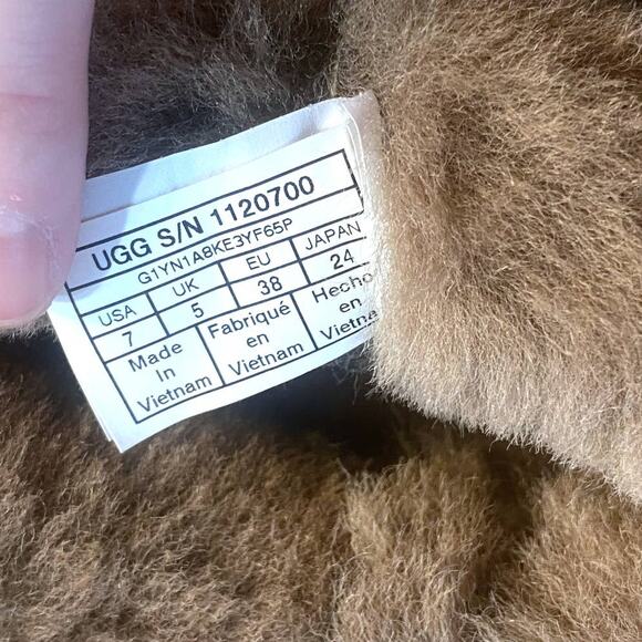 UGG Ankle Booties Wool Beige Buckle Winter Boots Size 7 - Picture 3 of 8